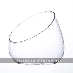 Ar rokām izpūstas borsilikāta stikla bļodas vāze