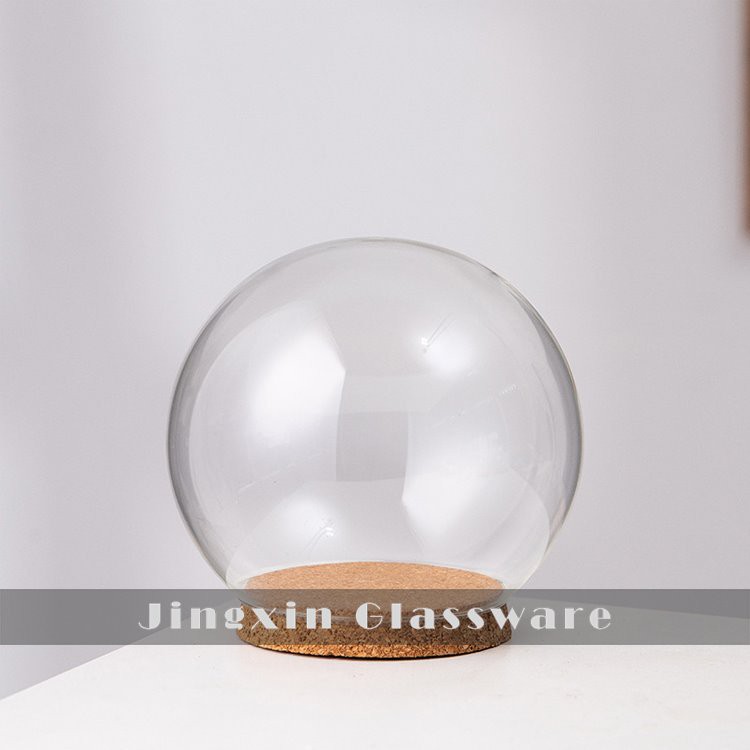 Stikla globusa kupols